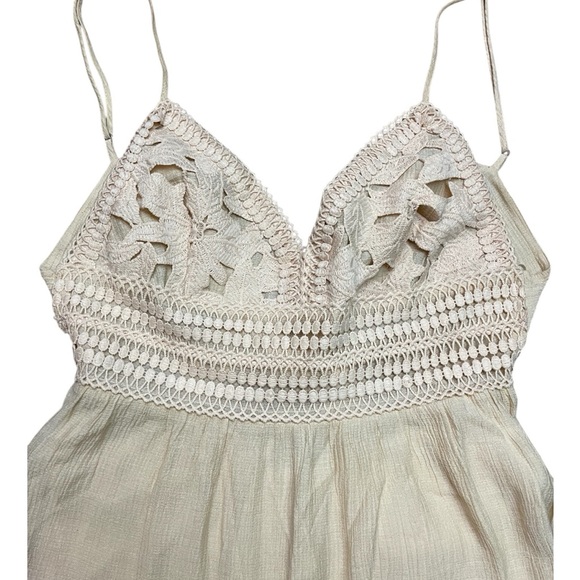 Love Tree Crochet Sleeveless Lace Dress - Picture 7 of 13